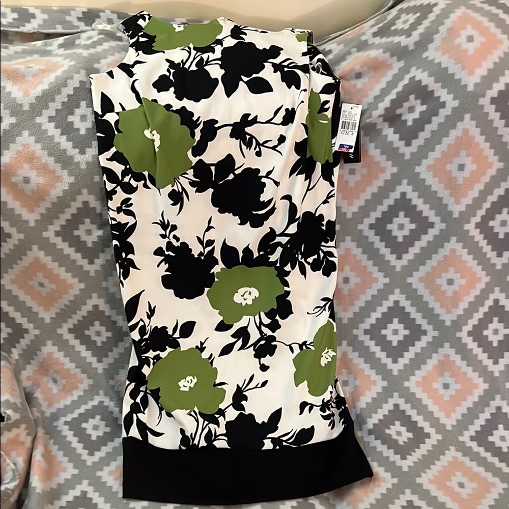 Floral Sleeveless dress in Black and Green
